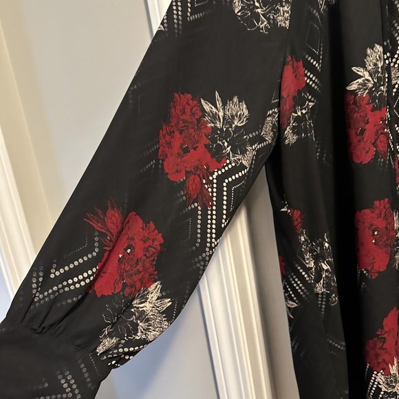 Michel Studio Women's Dark Floral Long Sleeve Lace Up Tunic - Picture 4 of 5